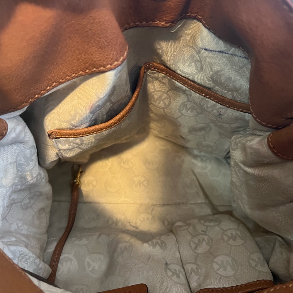 Michael Kors Handbag. Preowned. Saddle Brown. Leather. - Picture 5 of 5